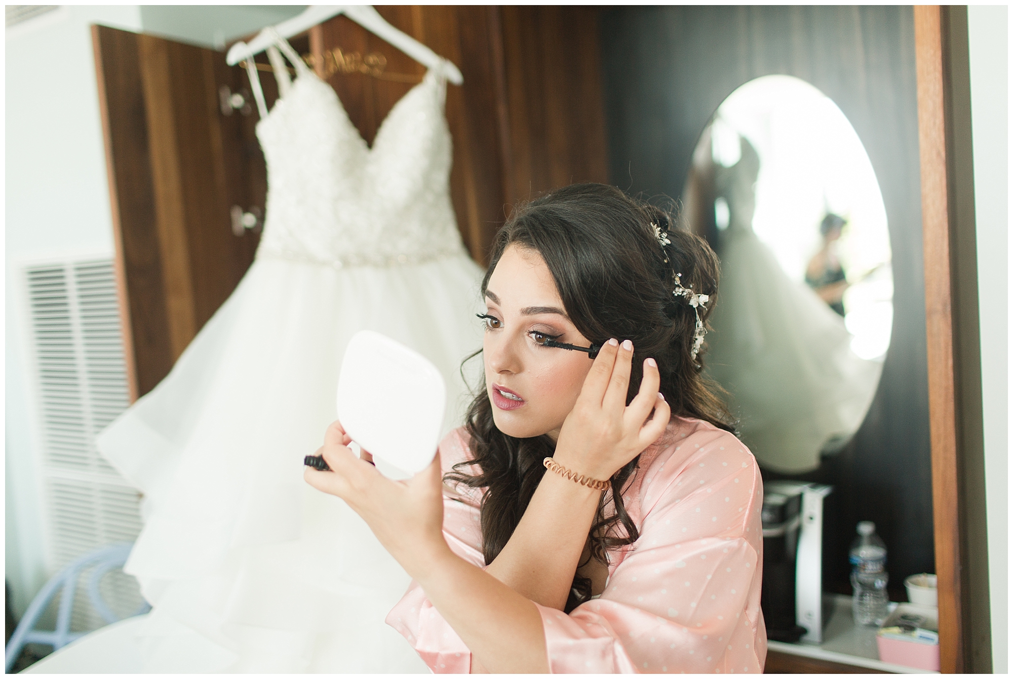 bride getting ready at quirk hotel